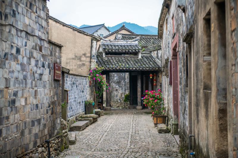 陕西榆林发现殷商文化圈以外数量最多甲字形大墓
